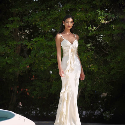 Summer halter dress, long dress with ruffled edges, beach style, three-dimensional fitted waist design