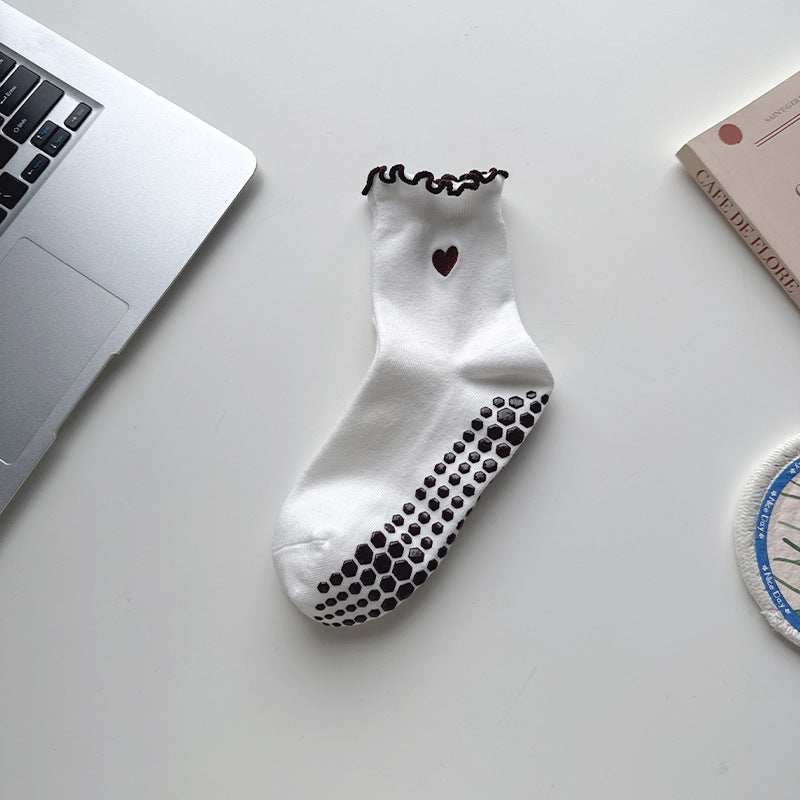 Yoga socks - Women's mid-calf tube socks for professional fitness, anti-slip, Pilates. Embroidered with love on the front. Suitable for sports on the floor.
