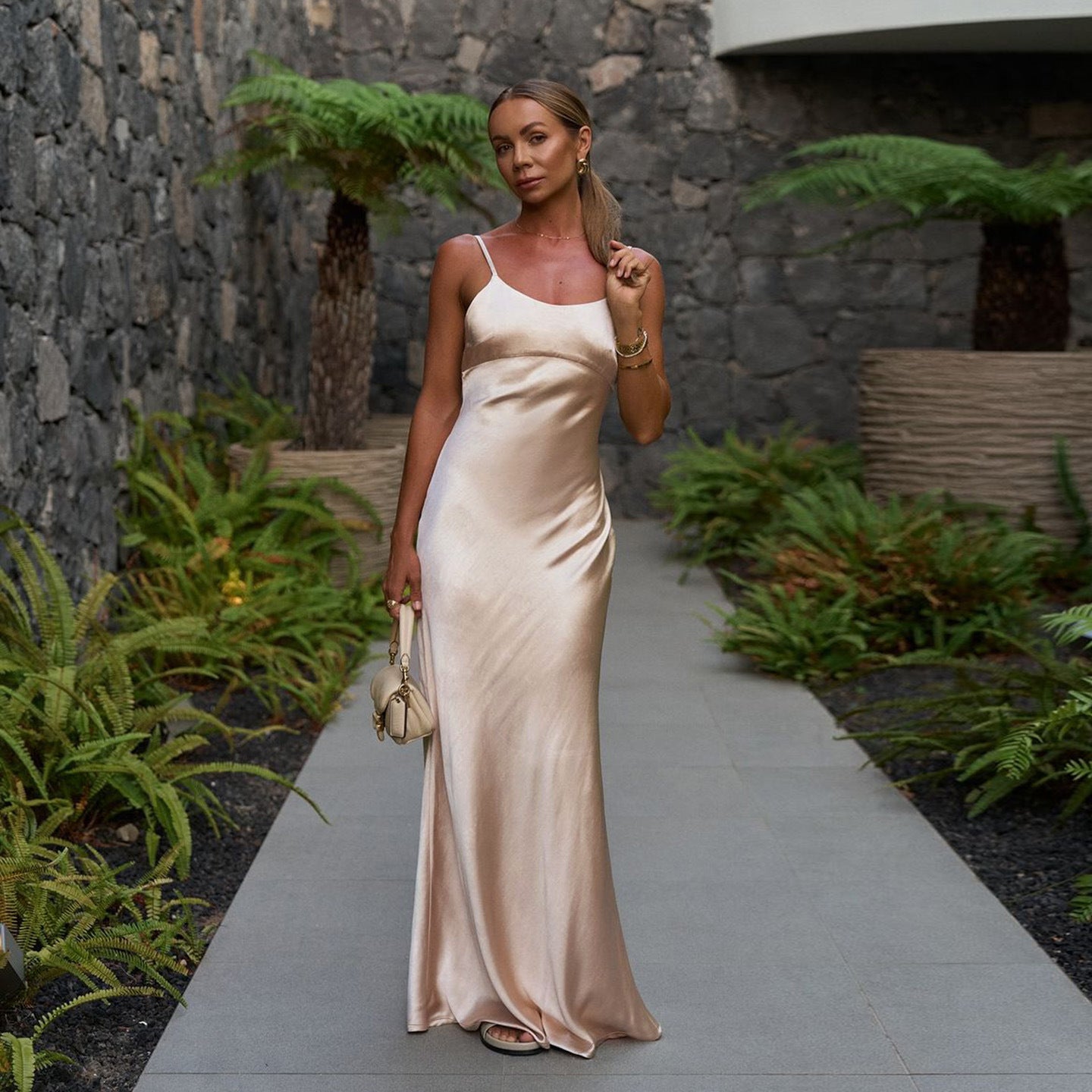 Sexy strapless backless dress for spring - new style, elegant and form-fitting long dress