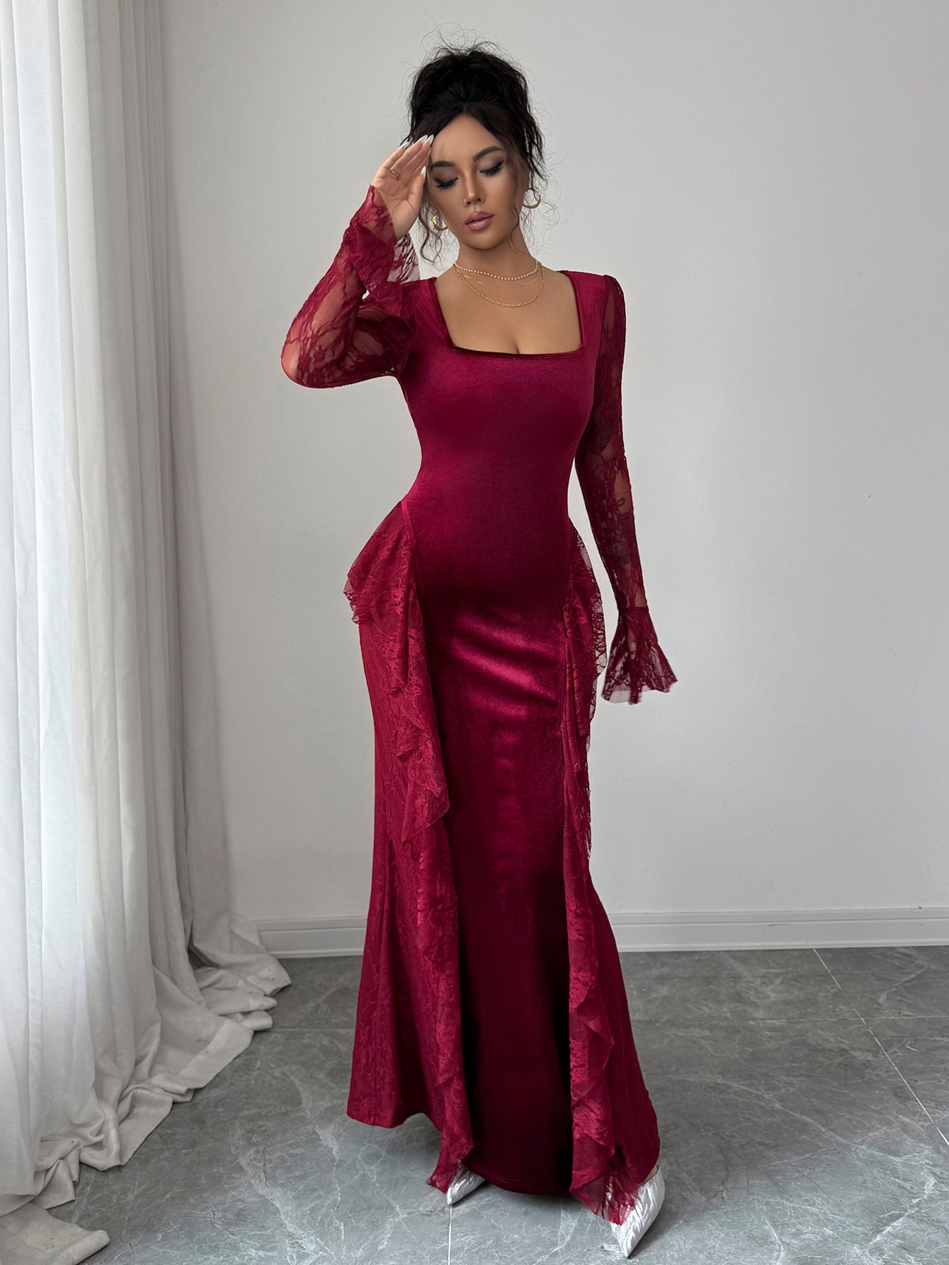 Elegant lace-edged round-neck long dress, women's winter and autumn wear