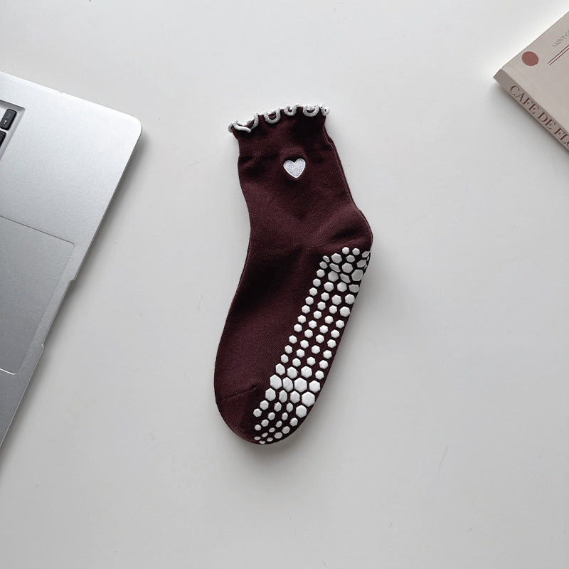 Yoga socks - Women's mid-calf tube socks for professional fitness, anti-slip, Pilates. Embroidered with love on the front. Suitable for sports on the floor.