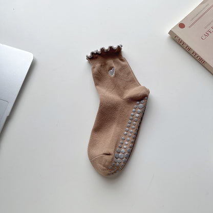 Yoga socks - Women's mid-calf tube socks for professional fitness, anti-slip, Pilates. Embroidered with love on the front. Suitable for sports on the floor.