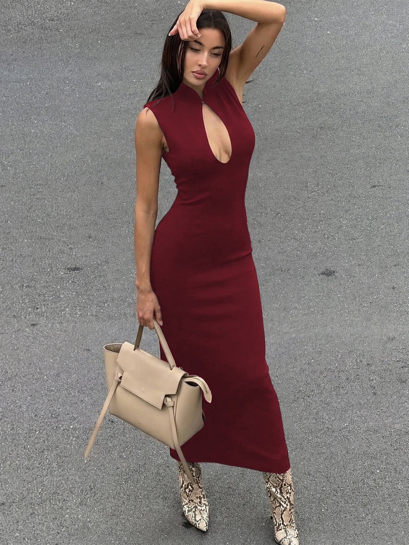 Front-cut open-knit dress with winter fashion back-slit design