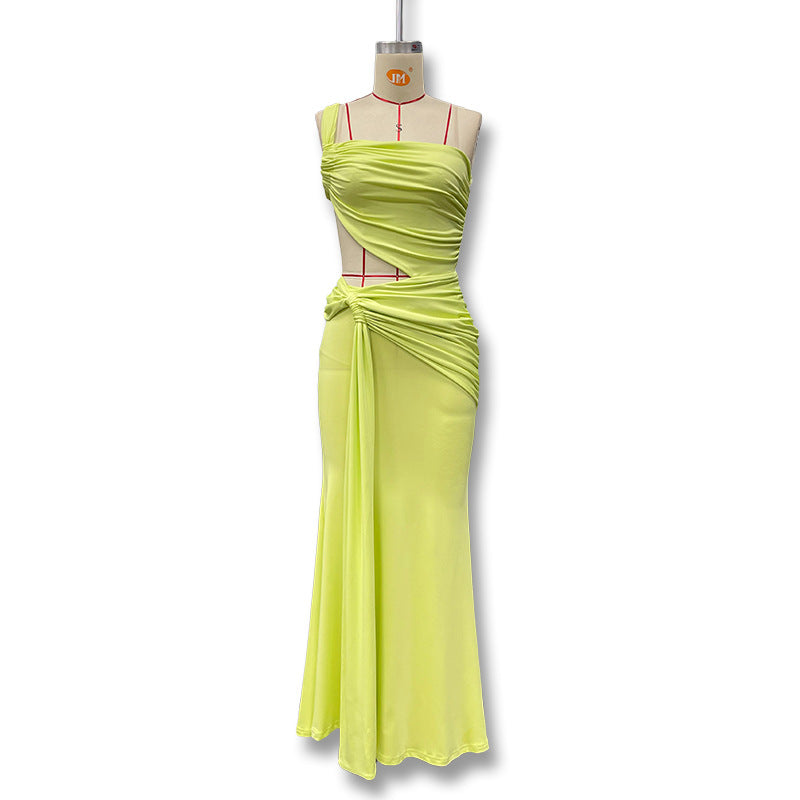 Summer sexy single-shoulder backless plunging strapless dress in fashionable solid color with pleated and gathered long skirt