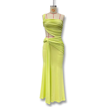 Summer sexy single-shoulder backless plunging strapless dress in fashionable solid color with pleated and gathered long skirt