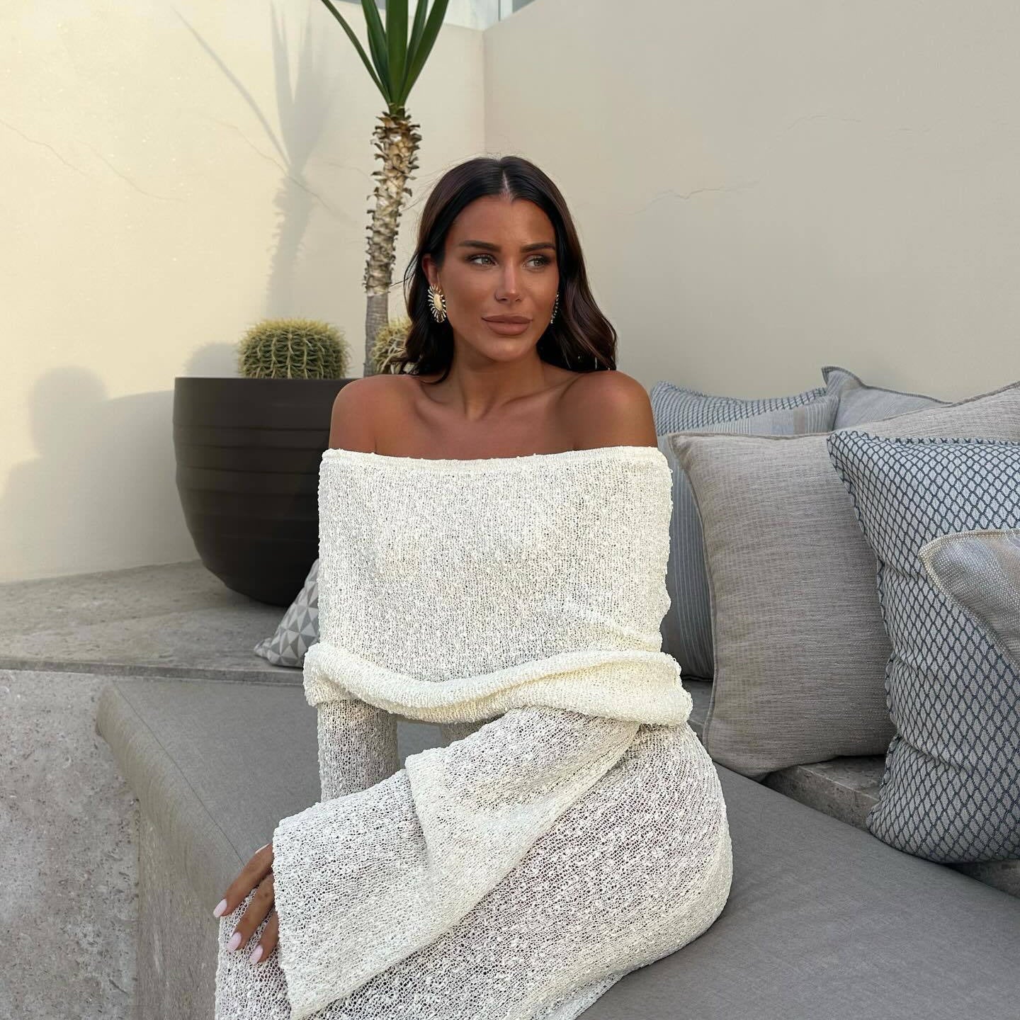 Long dress feminine backless V-neck knitted beach skirt for seaside vacation turtleneck dress