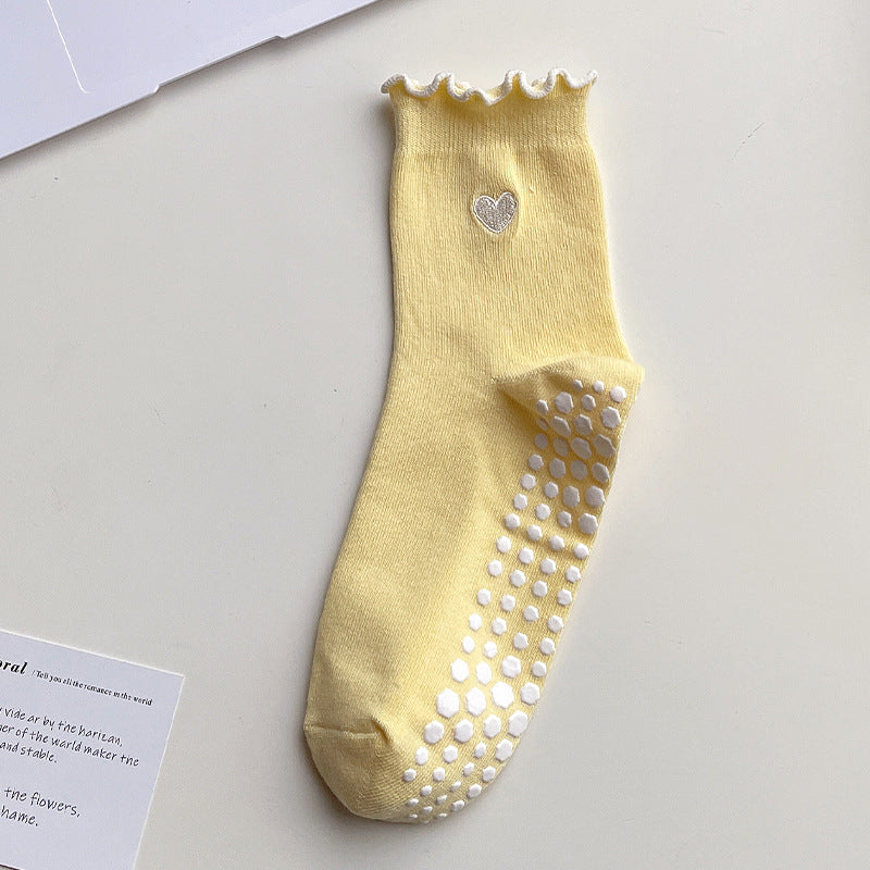 Yoga socks - Women's mid-calf tube socks for professional fitness, anti-slip, Pilates. Embroidered with love on the front. Suitable for sports on the floor.