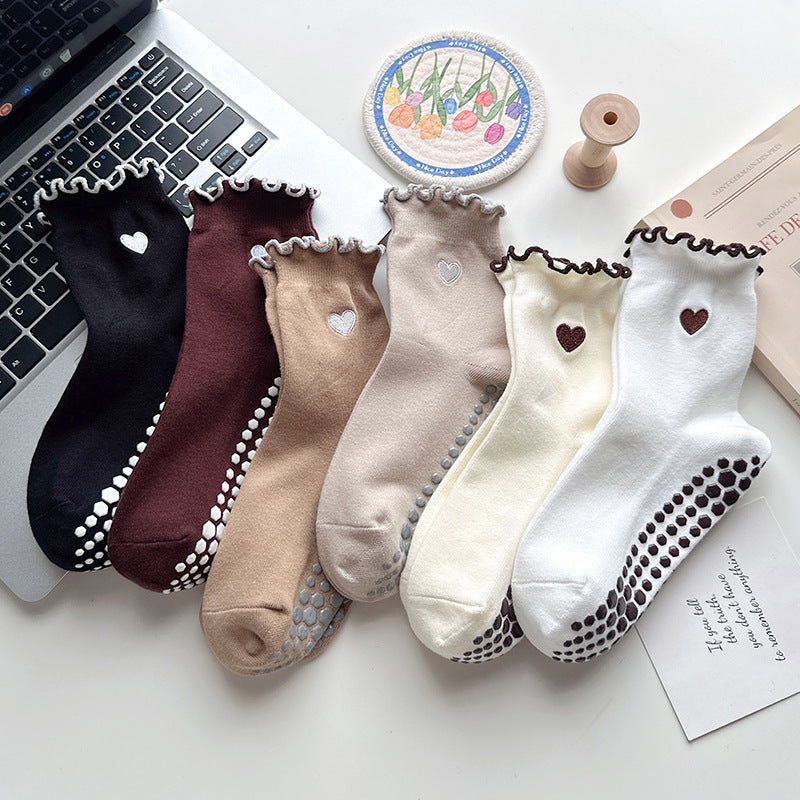Yoga socks - Women's mid-calf tube socks for professional fitness, anti-slip, Pilates. Embroidered with love on the front. Suitable for sports on the floor.